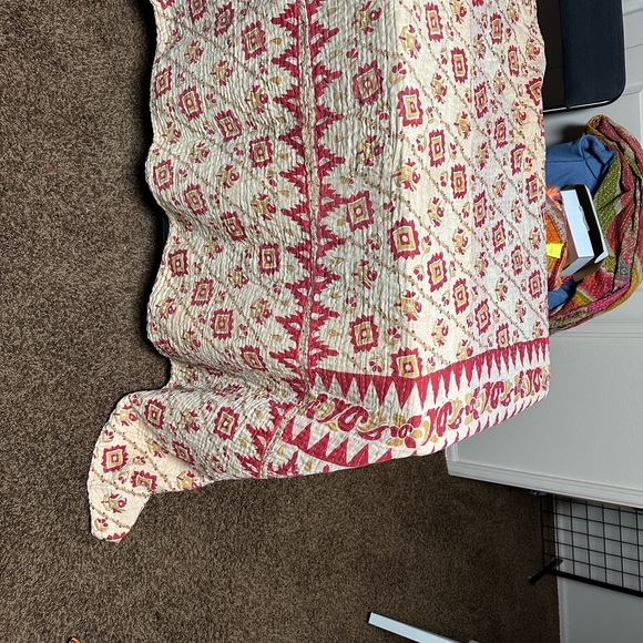 Elegant Red and Cream Kantha Quilt Twin K-4 - Picture 3 of 3